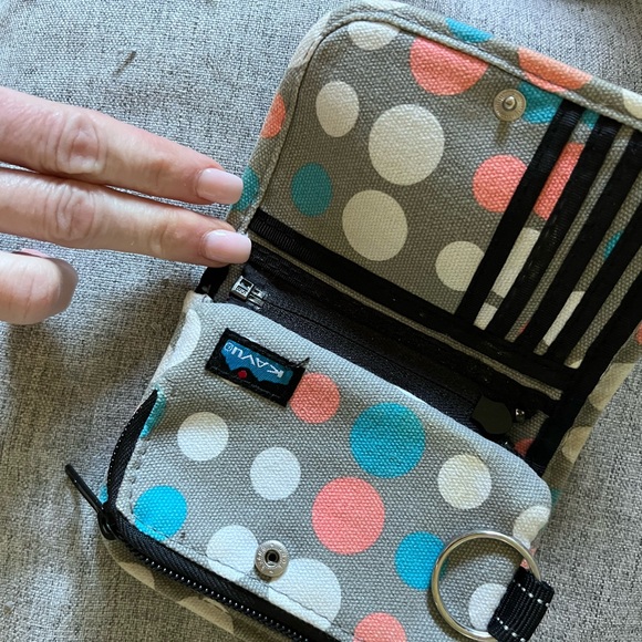 Kavu wallet. Middle section zips out. No stains or tears. - Picture 3 of 3